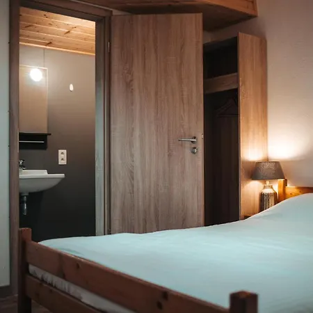 Le Tetras Lyre - 28 Pers - * Malmedy